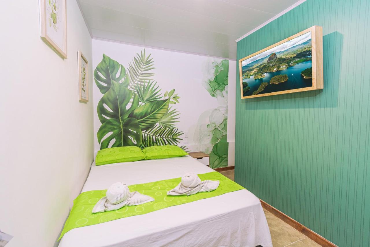 Nomada Hotel Гуатапе Экстерьер фото