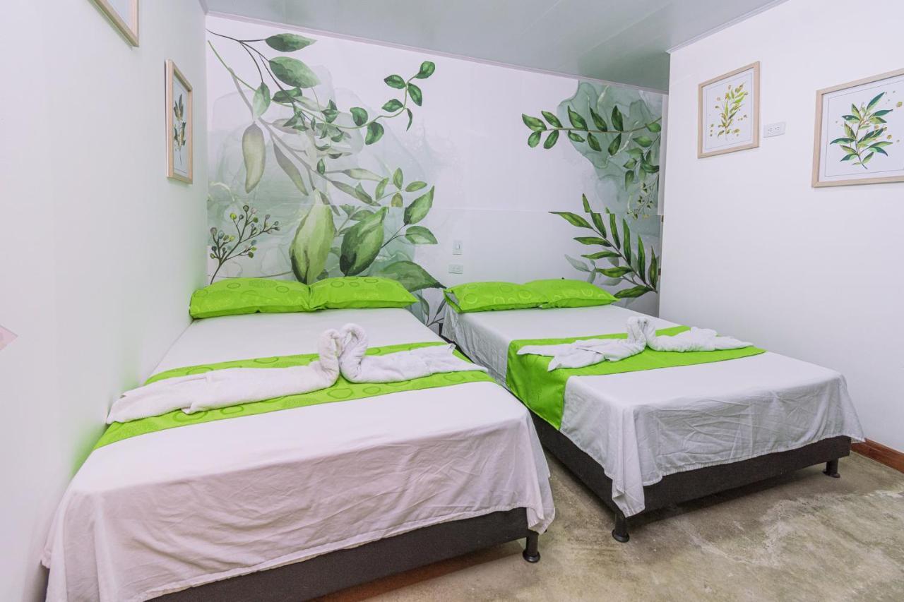Nomada Hotel Гуатапе Экстерьер фото