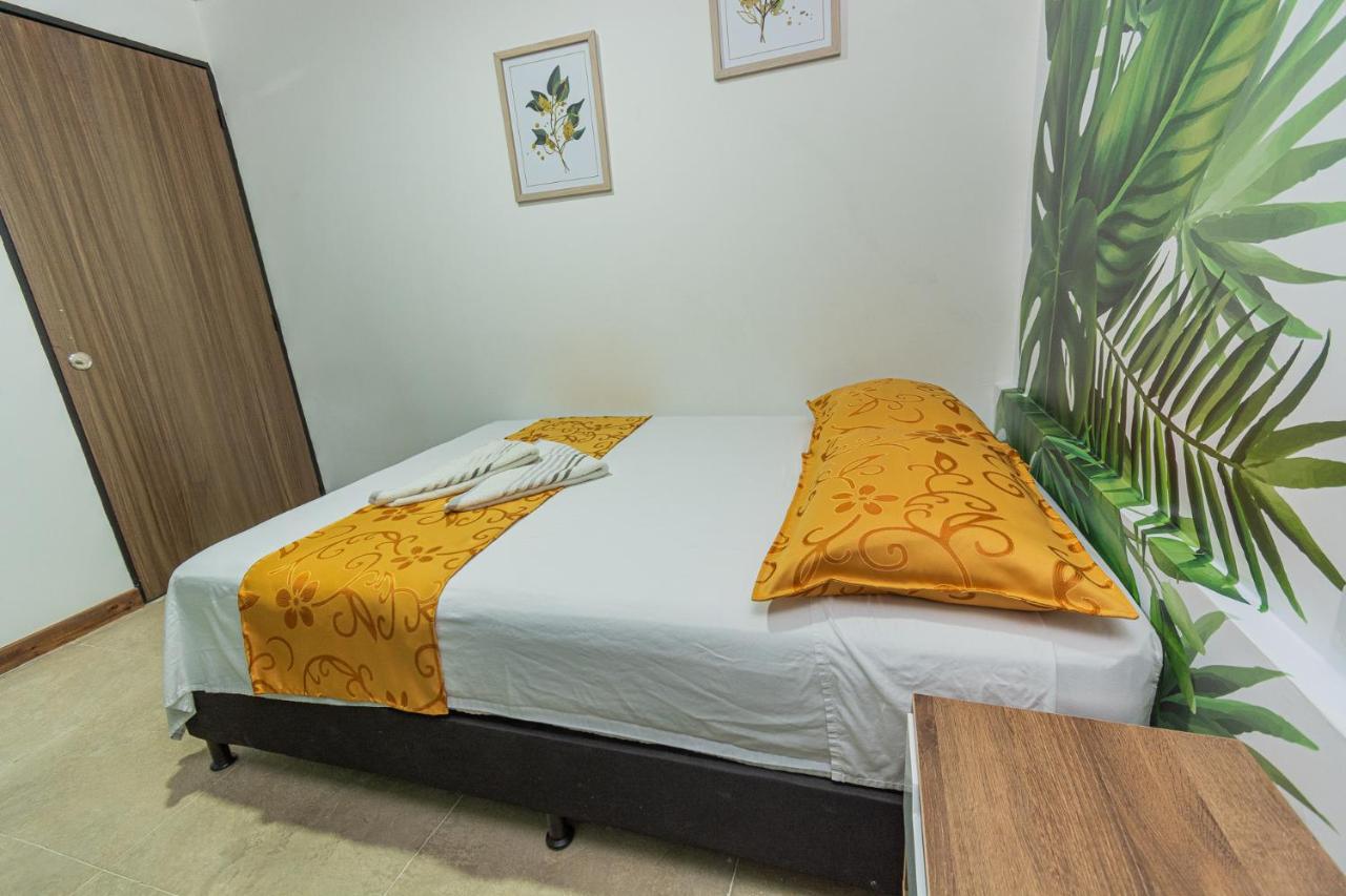 Nomada Hotel Гуатапе Экстерьер фото