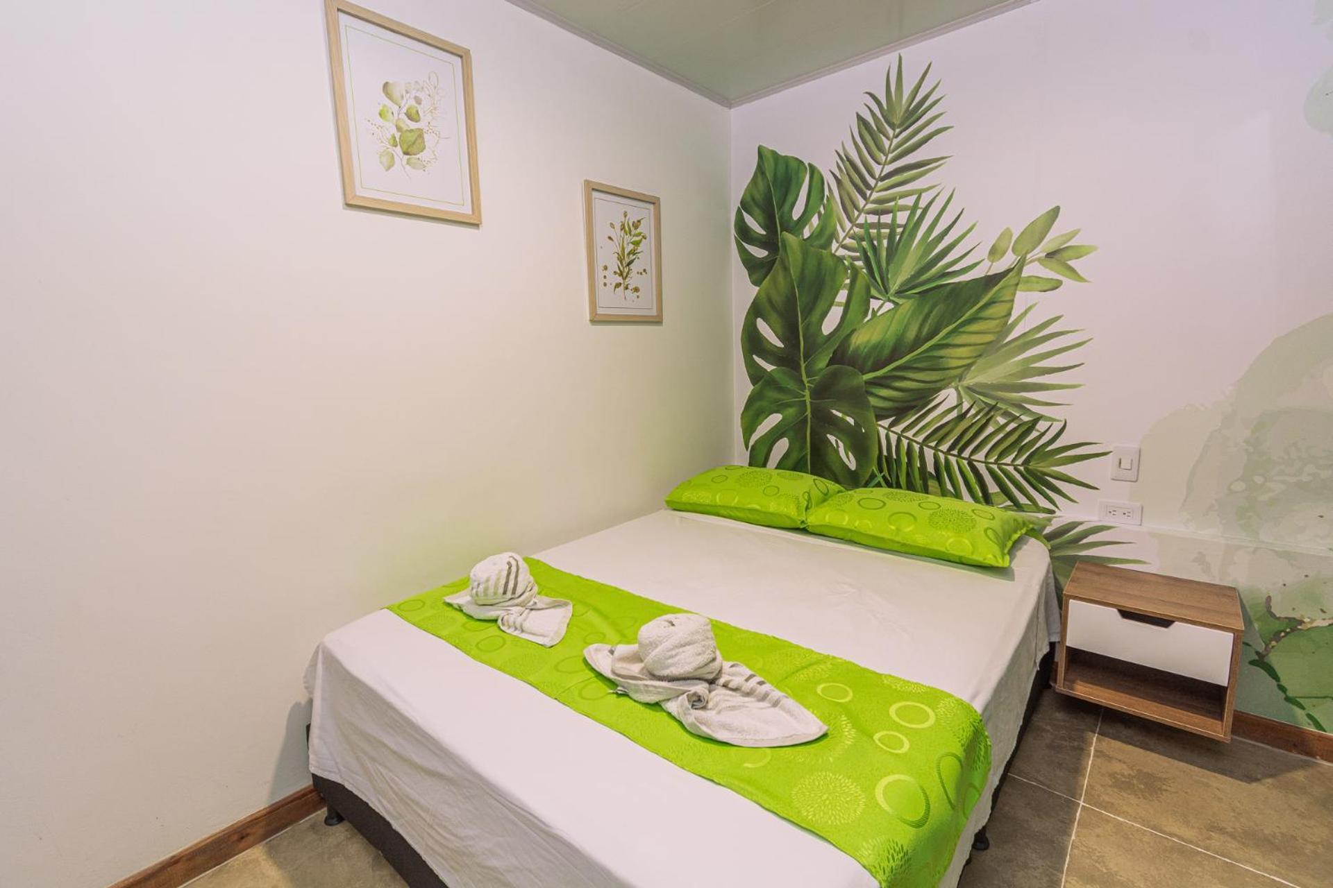 Nomada Hotel Гуатапе Экстерьер фото